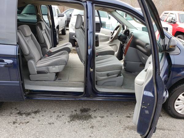 2005 Chrysler Town & Country - LOW Miles - - by dealer for sale in West Bridgewater, MA – photo 18