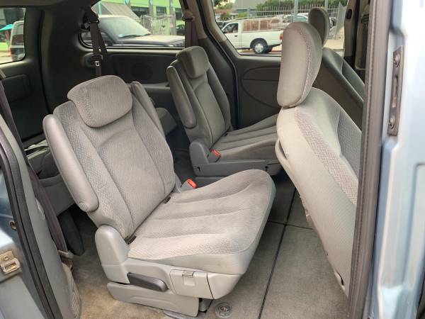 2005 Chrysler town & country low miles !!! for sale in Pasadena, CA – photo 7