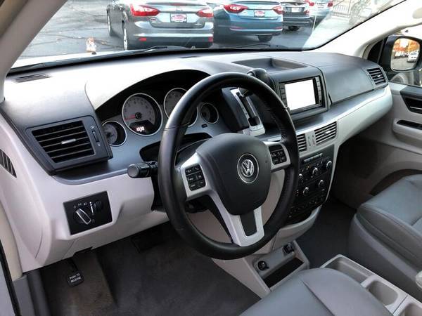 2011 Volkswagen Routan SE RSE CALL OR TEXT TODAY! - cars & trucks -... for sale in Cleveland, OH – photo 18