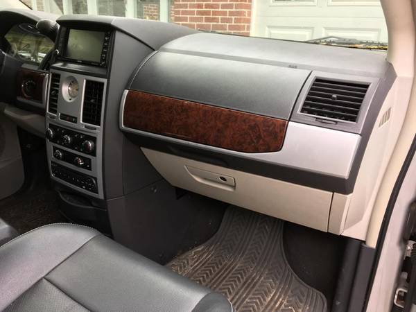 2009 CHRYSLER TOWN AND COUNTRY 169K MILES (Good Condition) for sale in Toledo, OH – photo 7