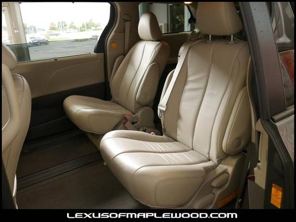 2013 Toyota Sienna XLE for sale in Maplewood, MN – photo 13