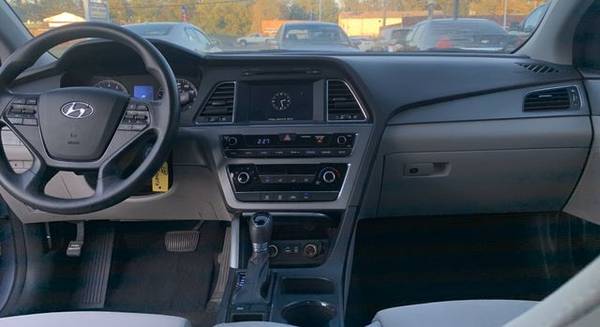 Hyundai Sonata - BAD CREDIT BANKRUPTCY REPO SSI RETIRED APPROVED for sale in Elkton, DE – photo 4