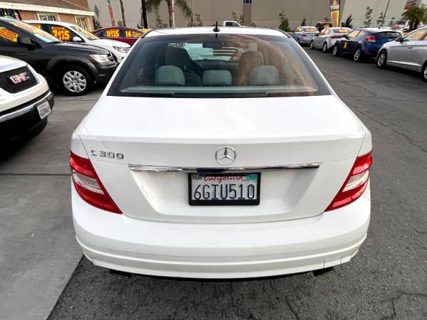 2009 Mercedes-Benz C300 6 CYLINDER FULLY LOADED EXTRA CLEAN SUN ROO for sale in BLOOMINGTON, CA – photo 7