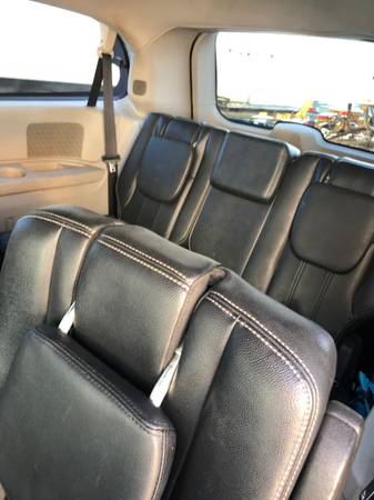 2015 CHRYSLER TOWN AND COUNTRY clean LOADED - - by for sale in Lynbrook, NY – photo 13