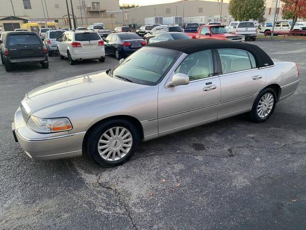 2005 Lincoln Town Car Signature Limited 4dr Sedan FREE CARFAX ON for sale in Sapulpa, OK – photo 8