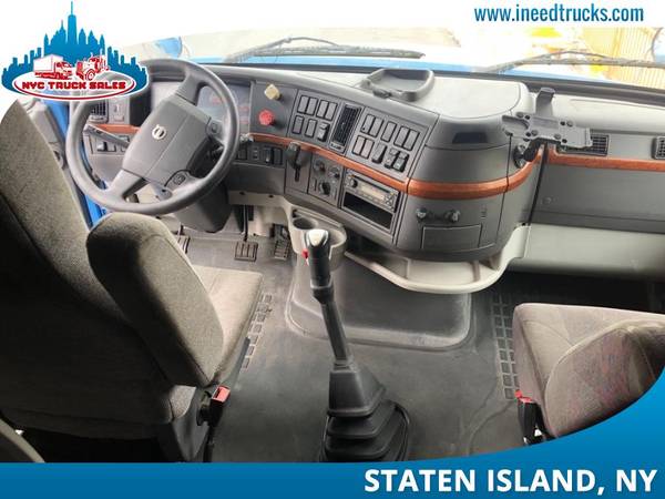 2012 VOLVO VNL TRACTOR SLEEPER MANUAL -brooklyn for sale in STATEN ISLAND, NY – photo 11