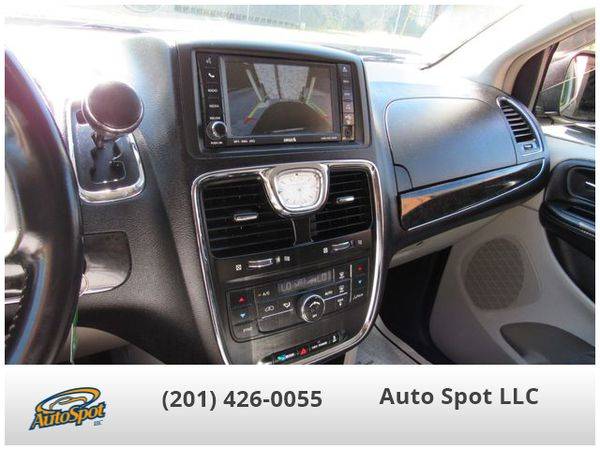 2011 Chrysler Town Country Touring Minivan 4D EZ-FINANCING! for sale in Garfield, NJ – photo 20