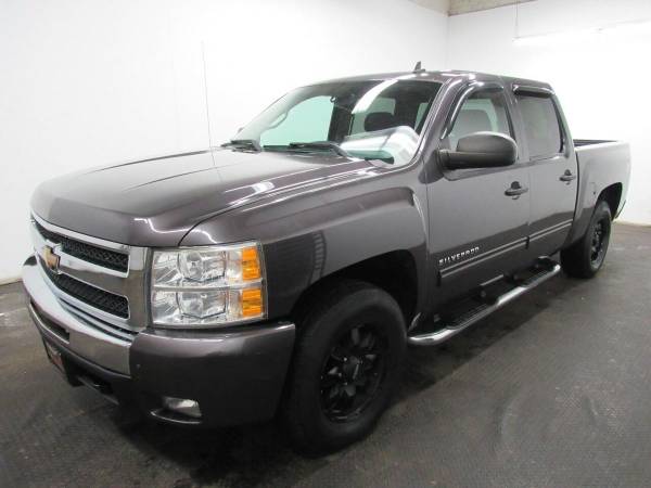 2011 Chevrolet Chevy Silverado 1500 LT 4x4 4dr Crew Cab 5 8 ft SB for sale in Fairfield, OH