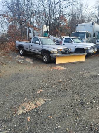 1998 CHEVY 2500 PICK UP WITH 8 FOOT WESTERN SNOW PLOW - cars & for sale in Cold Spring, NY – photo 2