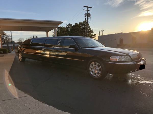 2008 Lincoln Town Car Limousine Limo - cars & trucks - by owner -... for sale in Depew, NY – photo 6