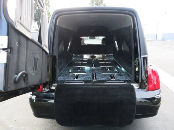 2004 Lincoln Krystal Town Car Hearse - - by dealer for sale in Carson, CA – photo 16