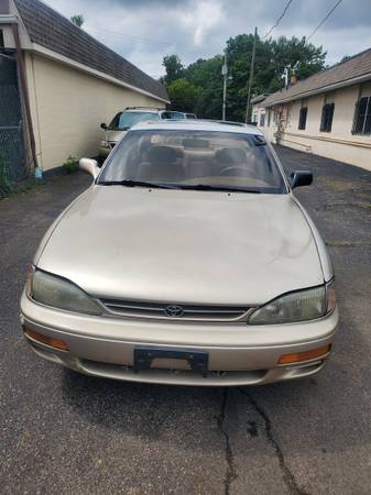 1995 TOYOTA CAMRY - - by dealer - vehicle automotive for sale in Columbus, OH – photo 2
