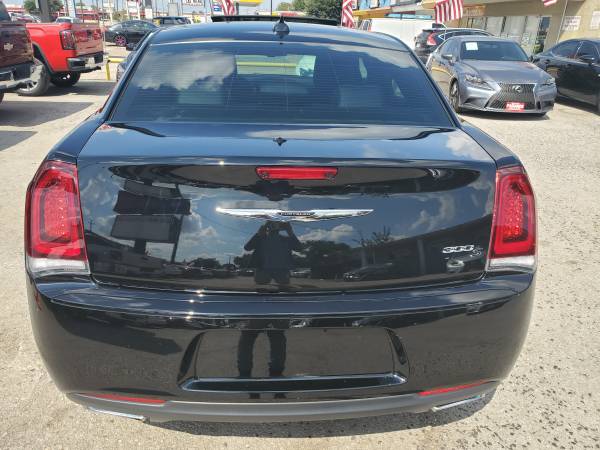 **2017 CHRYSLER 300 S**LEATHER**PANORAMIC SUNROOF**NAVIGATION**CAMERA* for sale in Houston, TX – photo 5