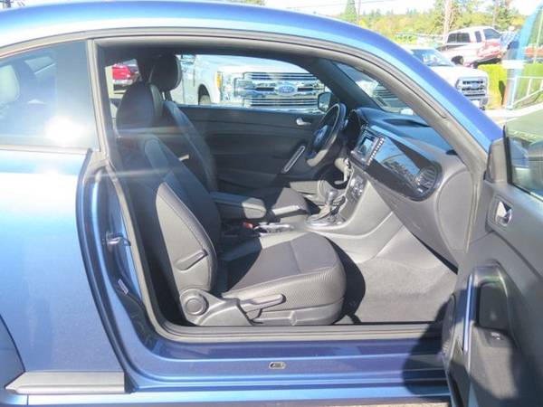2017 Volkswagen Beetle 1.8T S Turbo 2 Door Hatchback **Like New** for sale in Portland, OR – photo 12