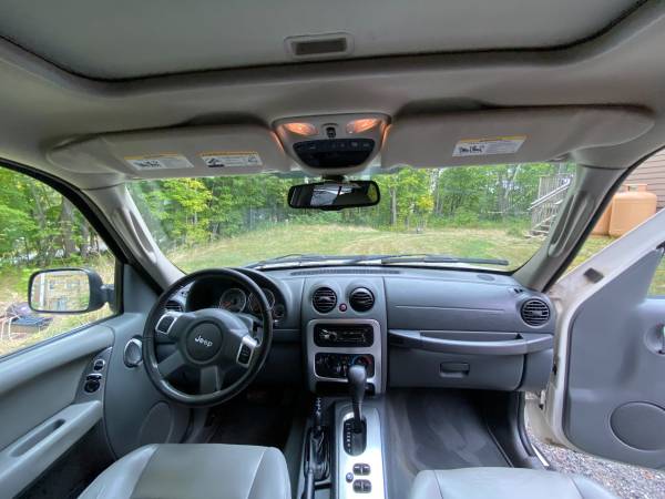 2006 Jeep Liberty Limited 4x4 - brand new tires - - by for sale in Wendell, MA – photo 6