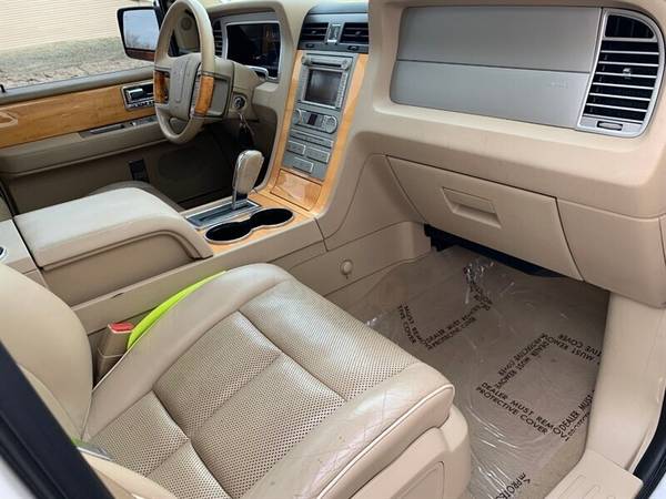 2008 Lincoln Navigator ** 4WD ** DVD ** 3rd Row Seating ** Well Mainta for sale in Madison, WI – photo 12