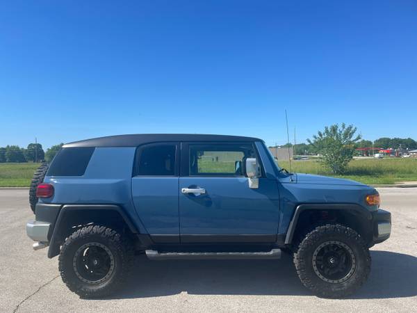 2012 Toyota FJ Cruiser 4WD AT - - by dealer - vehicle for sale in Harrisonville, MO – photo 2