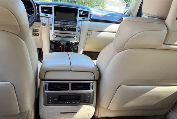 2013 Lexus LX 570 Sport Utility - - by dealer for sale in Crestwood, KY – photo 13