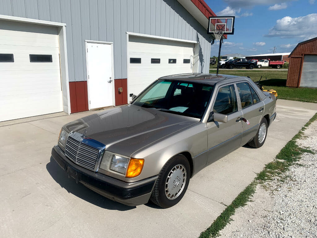 1991 Mercedes-Benz 300-Class 4 Dr 300D Turbodiesel Sedan for sale in Macomb, IL – photo 4