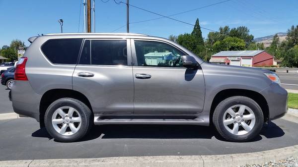 2011 Lexus GX 460 4WD Loaded Hard to Find Low Miles Must See for sale in Ashland, OR – photo 2