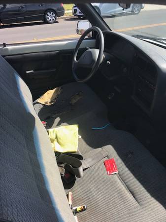 🚚1995 Toyota Pickup 🚚 for sale in Salinas, CA – photo 4