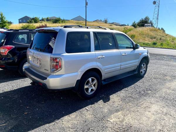 2007 Honda Pilot 4x4 - cars & trucks - by dealer - vehicle... for sale in Moscow, ID – photo 3
