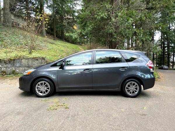 2017 Toyota Prius V Three (Natl) - cars & trucks - by dealer -... for sale in Portland, OR – photo 5