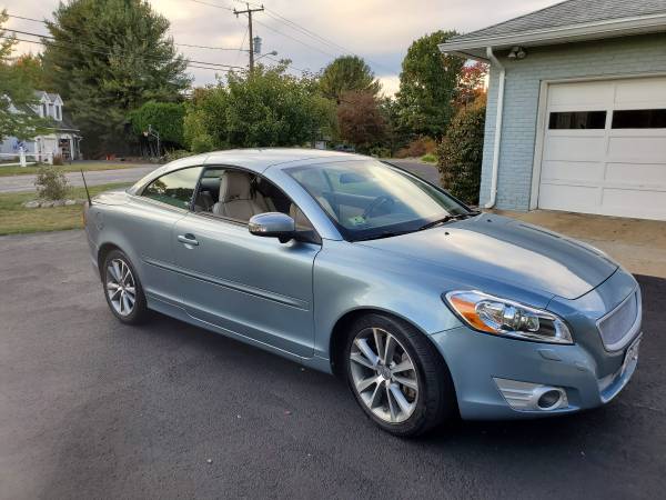 2012 Volvo c70 for sale in Ludlow , MA