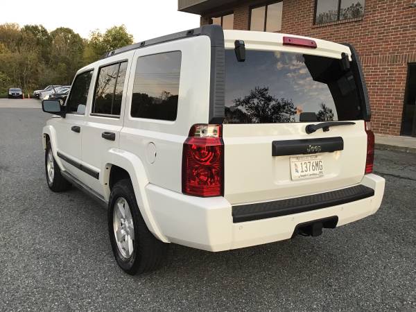 2006 Jeep Commander 2WD 4.7L!! DVD!! Really Clean!! New Tires!! for sale in Charlotte, NC – photo 3