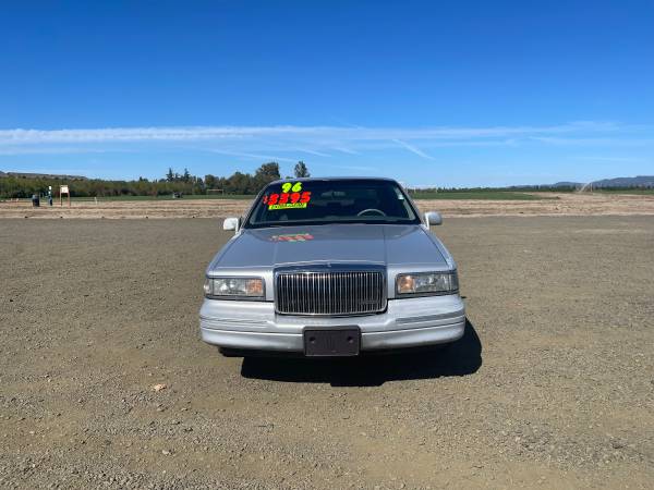 1996 LINCOLN TOWN CAR LOW DOWN PAYMENT OPTIONS (OAC) - cars & for sale in Independence, OR – photo 2