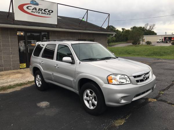 ---- 2005 Mazda Tribute AWD VERY CLEAN ---- for sale in Springfield, MO