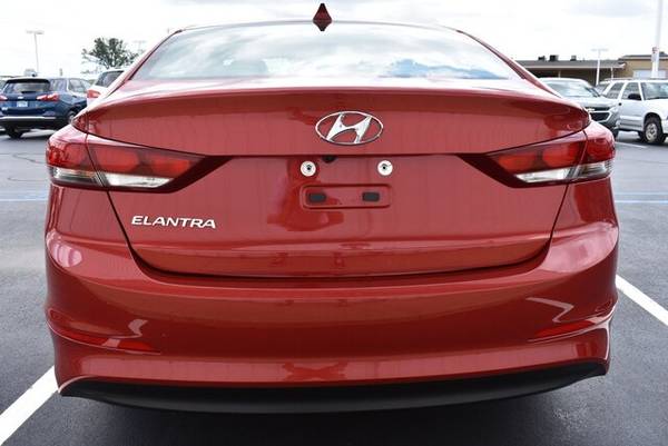 2018 *Hyundai* *Elantra* SEL sedan Scarlet Red for sale in Oswego, IL – photo 4