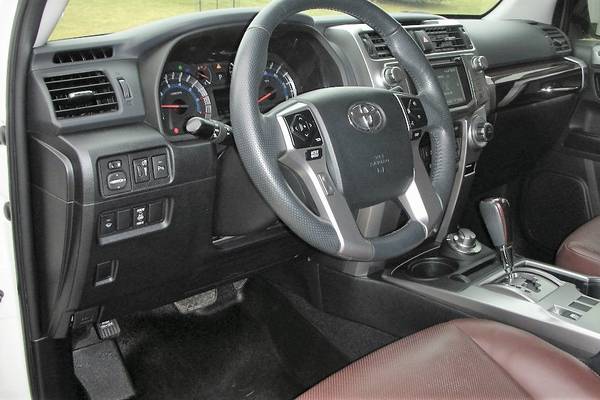 2016 Toyota 4Runner Limited 4WD- Nav, Remote Start, Loaded, 31k miles! for sale in Vinton, IA 52349, IA – photo 5