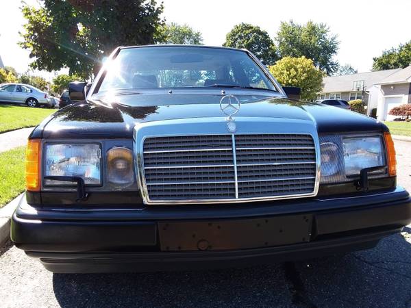 IMMACULATE W124 300E 1991 MERCEDES BENZ BLACK ON BLACK 106K MILES RARE for sale in Melville, NY – photo 4