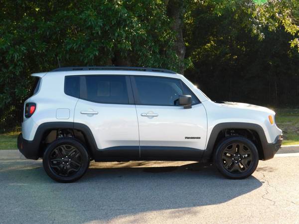 2018 *Jeep* *Renegade* *Upland Edition 4x4* GRAY for sale in Fayetteville, AR – photo 2