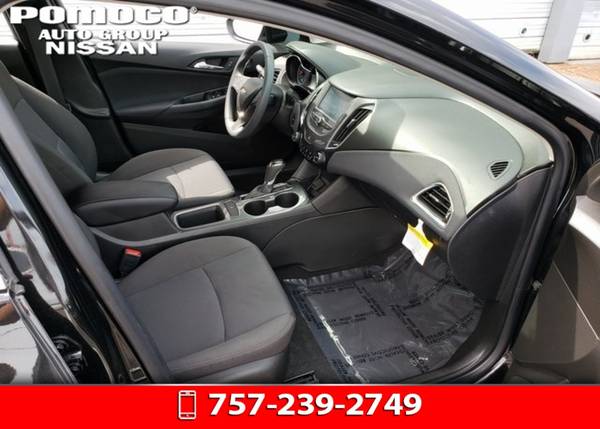 2018 Chevrolet Cruze FWD 4D Sedan / Sedan LT for sale in Hampton, VA – photo 5