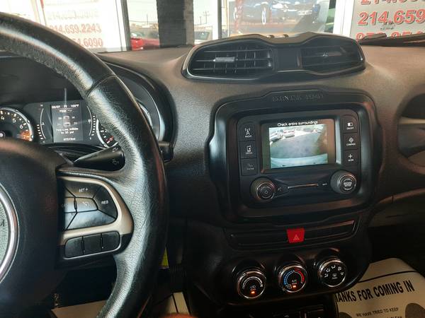 2015 Jeep Renegade Latitude low Miles - - by dealer for sale in Grand Prairie, TX – photo 11
