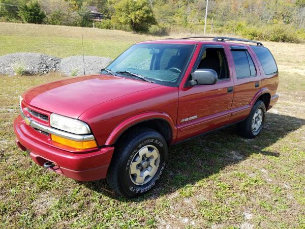 2004 CHEVY BLAZER ( VERY CLEAN SUV ) for sale in Lawrenceburg, OH