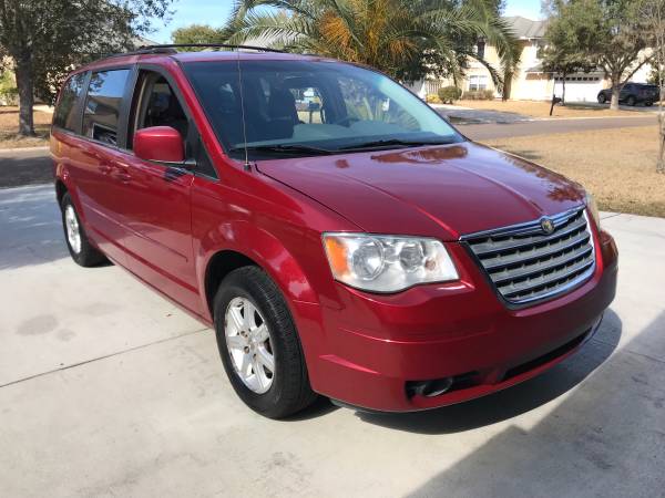 2008 Chrysler Town & Country Everything works Caravan Minivan Cold for sale in St. Augustine, FL – photo 2