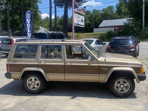 1989 JEEP WAGONEER LIMITED! GREAT SHAPE! GREAT INVESTMENT! - cars & for sale in Madbury, NH