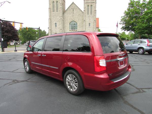 2016 CHRYSLER TOWN N COUNTRY TOURING L for sale in Galion, OH – photo 4