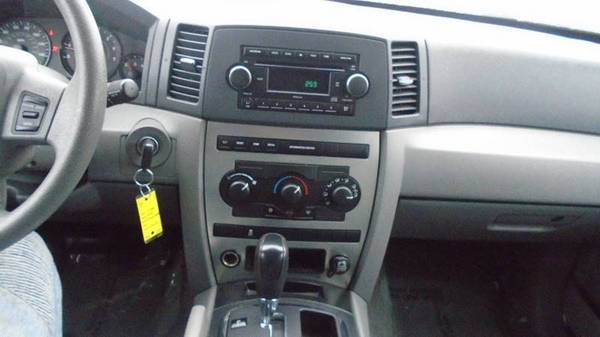 06 jeep grand cherokee..4WD,,152000 miles..clean car.$3999 **Call Us... for sale in Waterloo, IA – photo 15