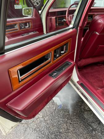 1990 Cadillac Fleetwood FWD for sale in Youngstown, OH – photo 17