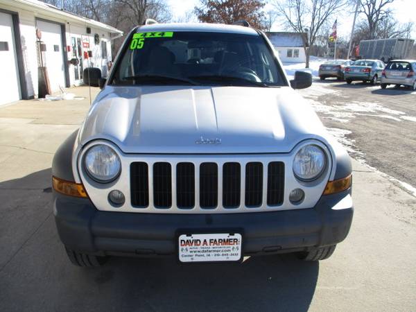 2005 Jeep Liberty Sport 4 Door 4X4 - - by dealer for sale in CENTER POINT, IA – photo 3