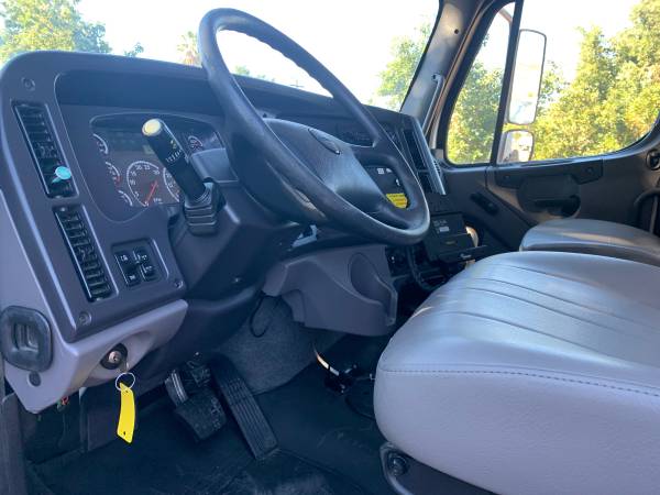 2013 FREIGHTLINER WATER TRUCK $65,000 OBO (BRAND NEW SYSTEM) CA OK -... for sale in Mentone, CA – photo 13