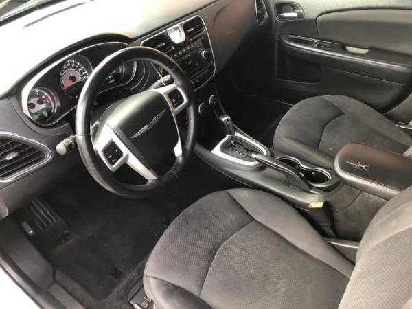 2013 Chrysler 200 TOURING - cars & trucks - by dealer - vehicle... for sale in Central Point, OR – photo 4