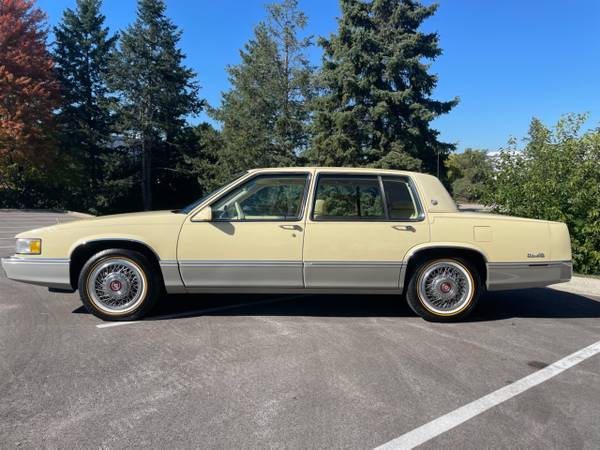 1989 Cadillac Deville 55k mint condition for sale in Glendale Heights, IL