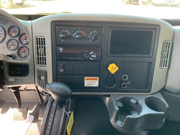 2017 International 4300 26 Box Liftgate Cummins with Liftgate for sale in Riverside, CA – photo 11