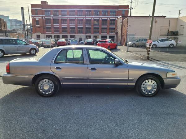 2006 Mercury Grand Marquis GS WARRANTY AVAILABLE for sale in HARRISBURG, PA – photo 6