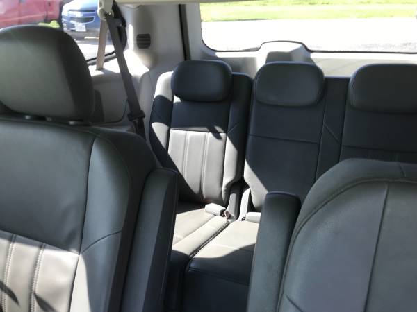 2008 Chrysler Town and Country Touring Dual DVD heated leather for sale in Jacksonville, IL – photo 7